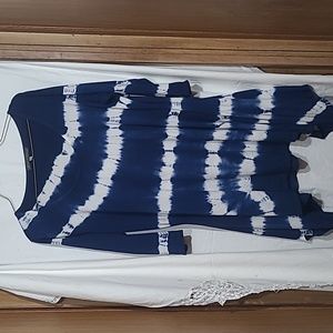 Blue & white tie dyed asymmetrical 3/4 sleeve scoop neck top 1X